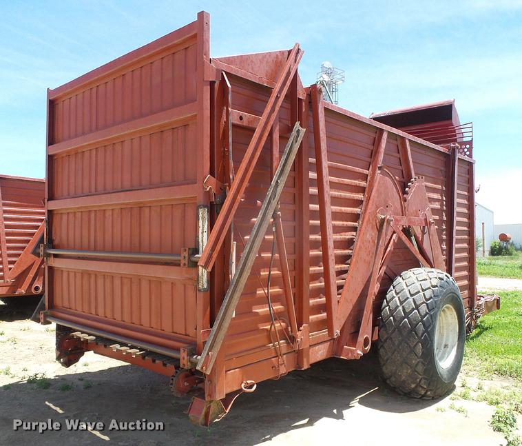 image for item DC5165 Hesston Stakhand 60B bale stacker