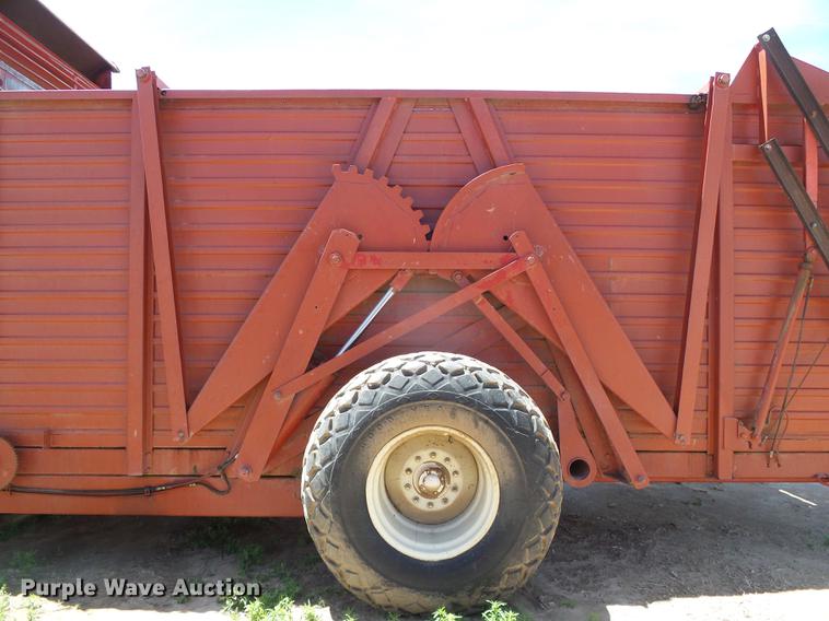 image for item DC5165 Hesston Stakhand 60B bale stacker