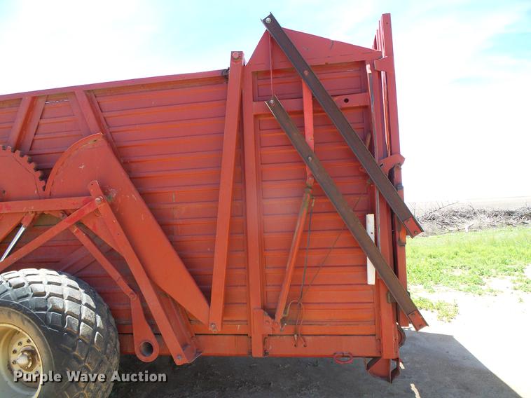 image for item DC5165 Hesston Stakhand 60B bale stacker