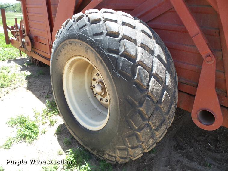 image for item DC5165 Hesston Stakhand 60B bale stacker