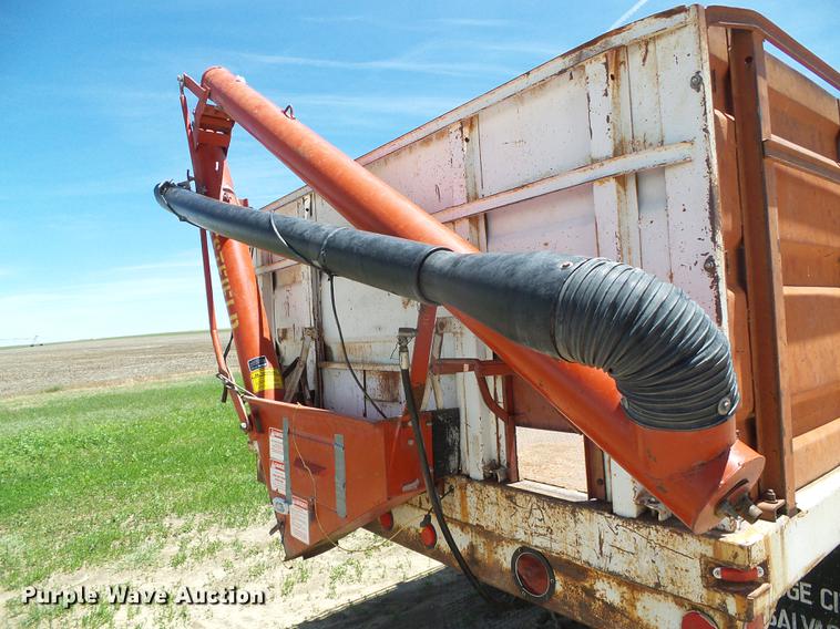 image for item DC5166 1974 Chevrolet C60 grain truck