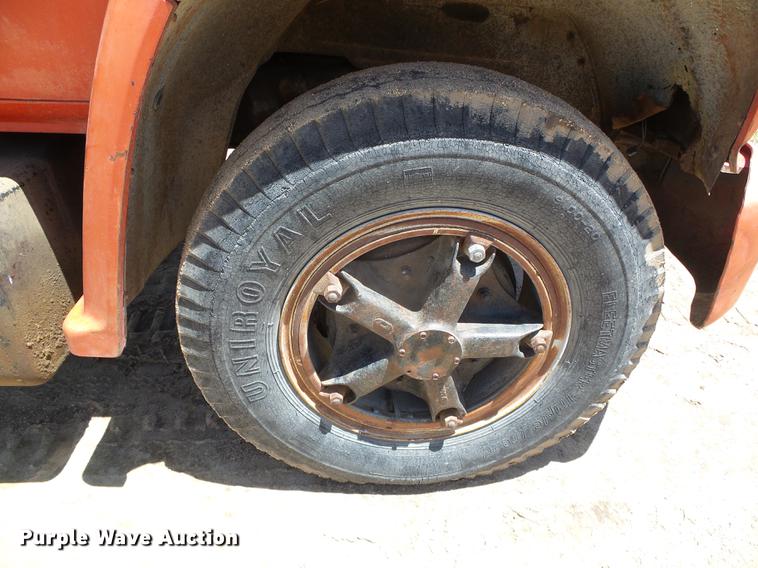 image for item DC5166 1974 Chevrolet C60 grain truck