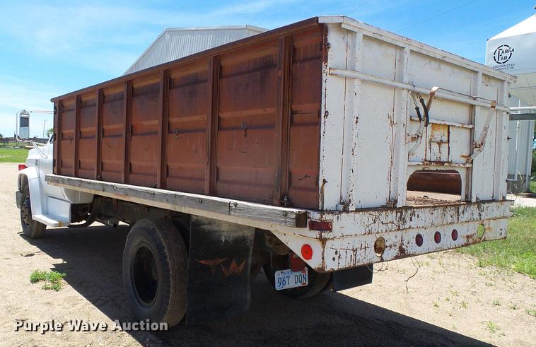 image for item DC5167 1975 Chevrolet C60 grain truck