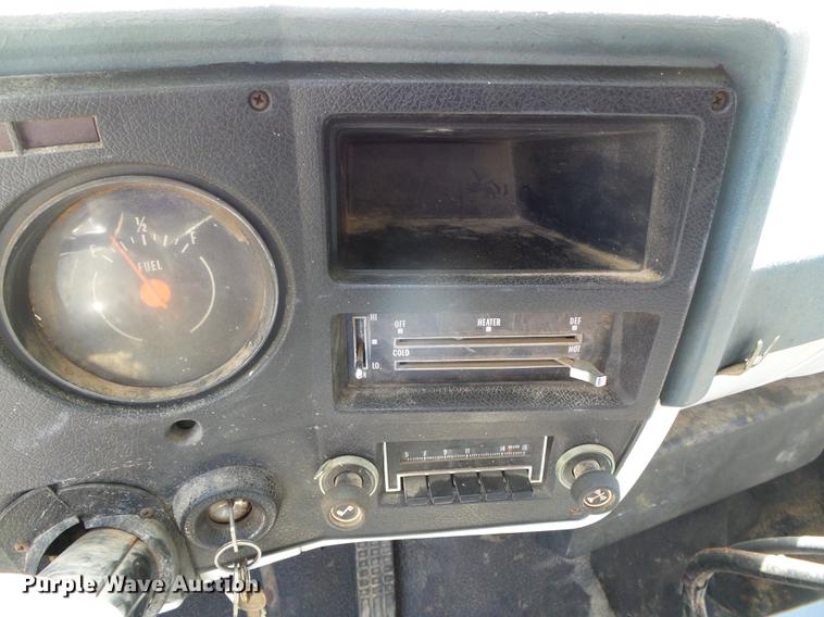 image for item DC5167 1975 Chevrolet C60 grain truck