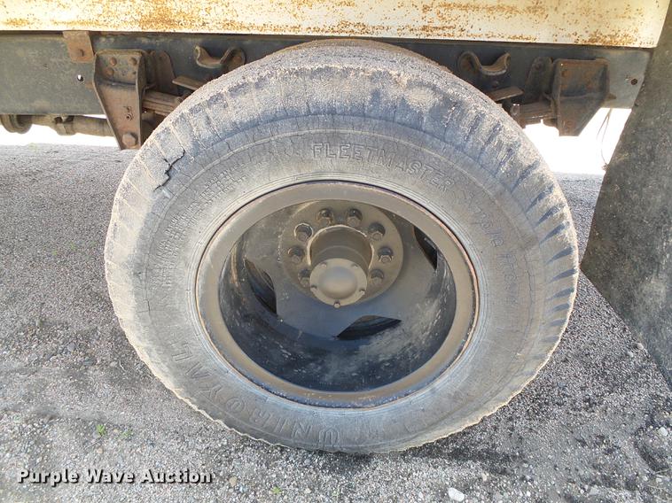 image for item DC5167 1975 Chevrolet C60 grain truck