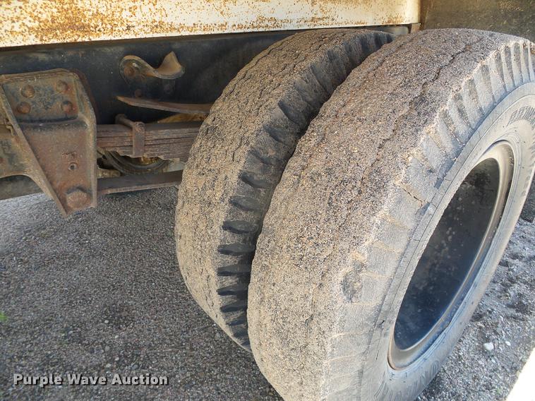 image for item DC5167 1975 Chevrolet C60 grain truck