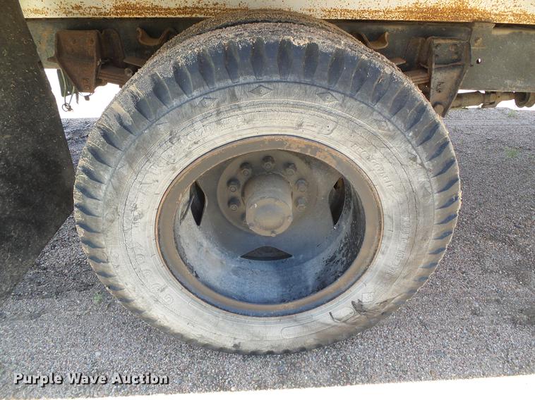 image for item DC5167 1975 Chevrolet C60 grain truck