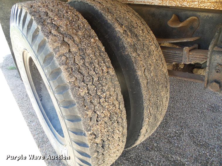 image for item DC5167 1975 Chevrolet C60 grain truck