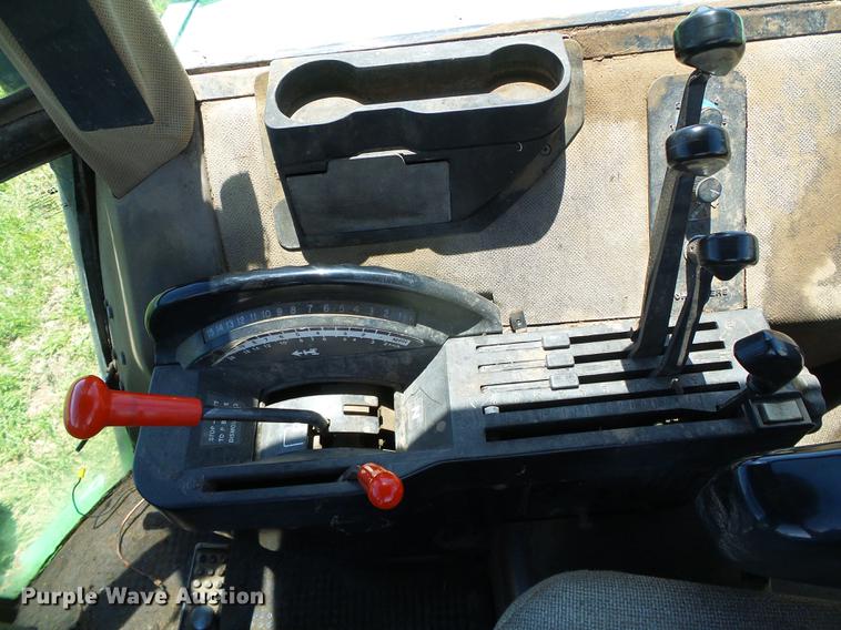 image for item DC5168 1993 John Deere 4960 MFWD tractor