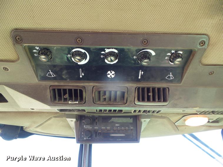 image for item DC5168 1993 John Deere 4960 MFWD tractor