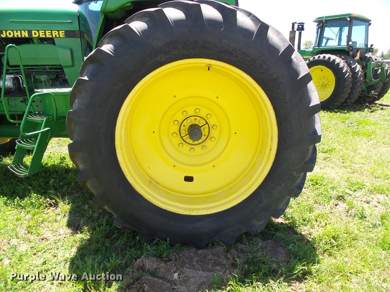 image for item DC5168 1993 John Deere 4960 MFWD tractor
