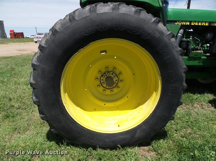 image for item DC5168 1993 John Deere 4960 MFWD tractor