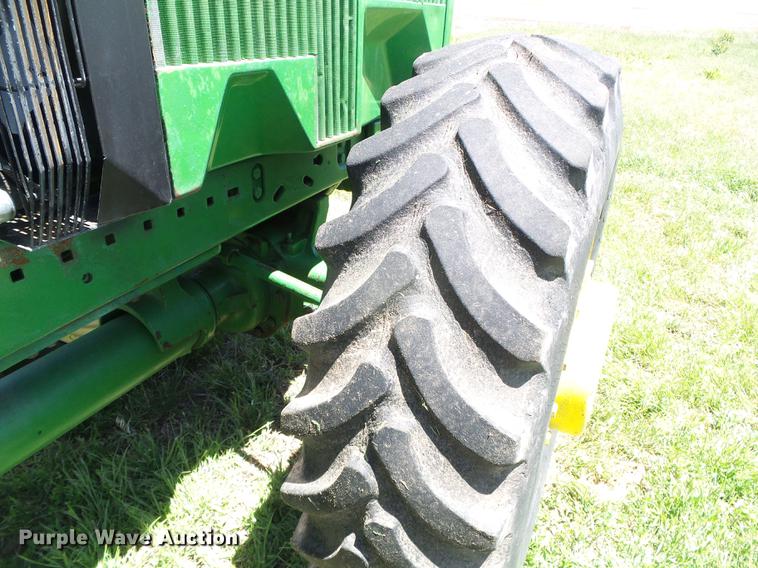 image for item DC5168 1993 John Deere 4960 MFWD tractor
