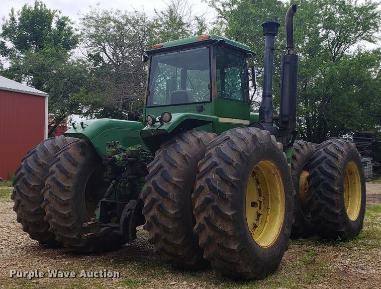image for item DD4753 1982 John Deere 8650 4WD tractor