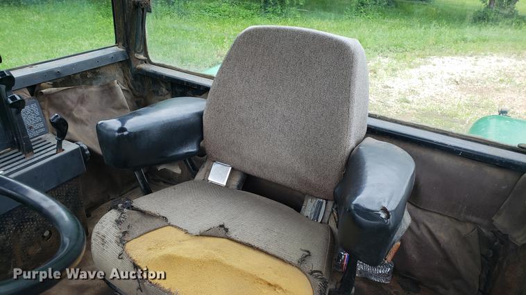 image for item DD4753 1982 John Deere 8650 4WD tractor