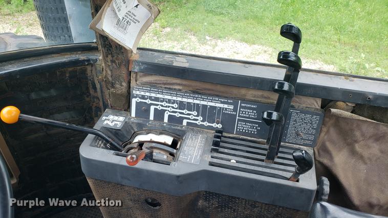 image for item DD4753 1982 John Deere 8650 4WD tractor