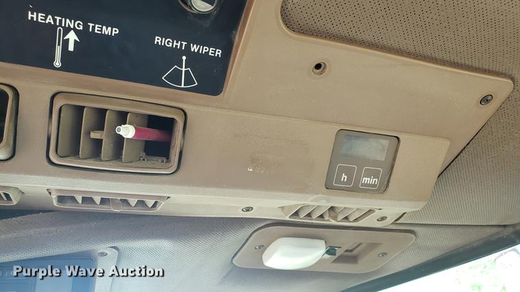 image for item DD4753 1982 John Deere 8650 4WD tractor