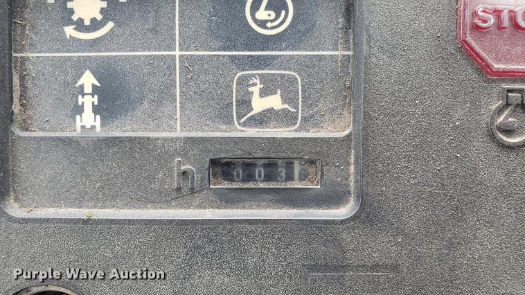 image for item DD4753 1982 John Deere 8650 4WD tractor