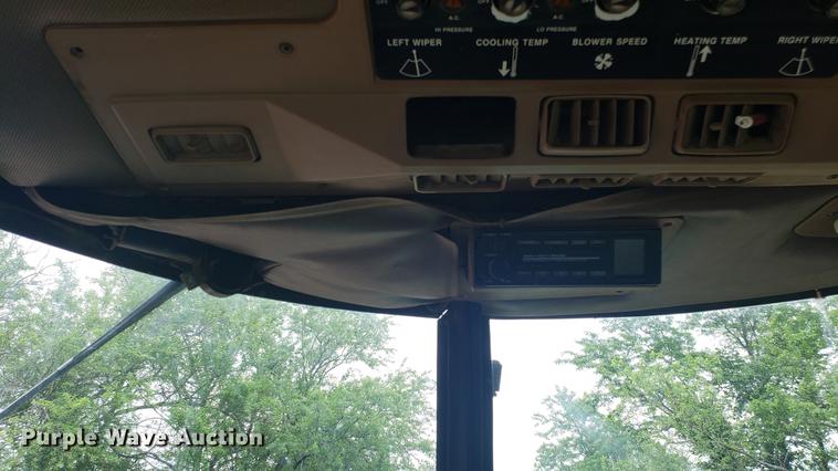 image for item DD4753 1982 John Deere 8650 4WD tractor