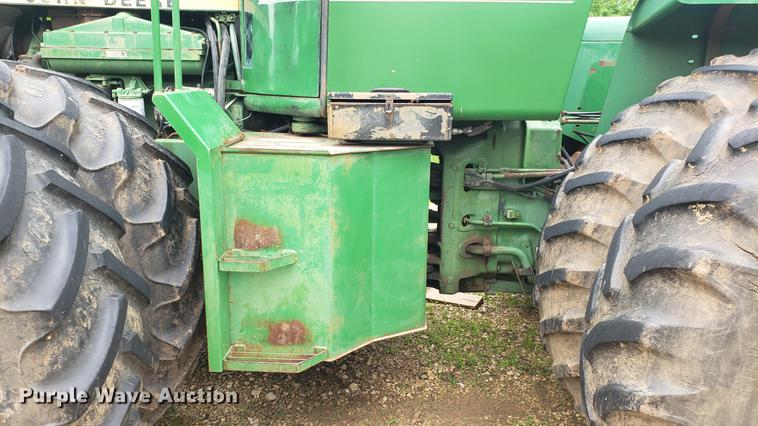 image for item DD4753 1982 John Deere 8650 4WD tractor