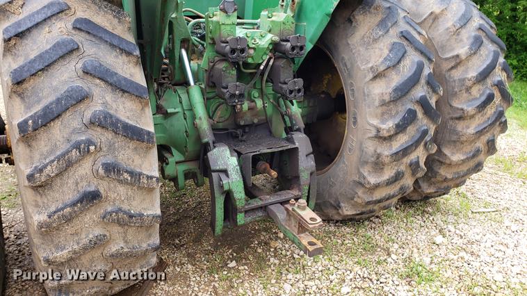 image for item DD4753 1982 John Deere 8650 4WD tractor