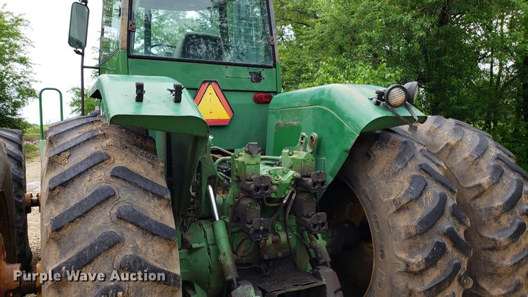image for item DD4753 1982 John Deere 8650 4WD tractor