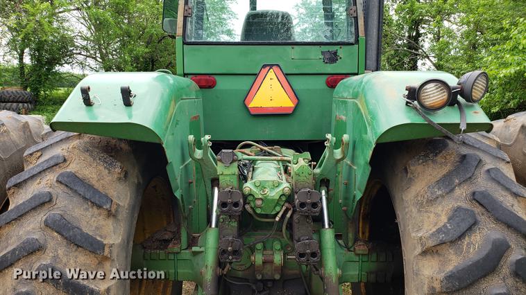 image for item DD4753 1982 John Deere 8650 4WD tractor
