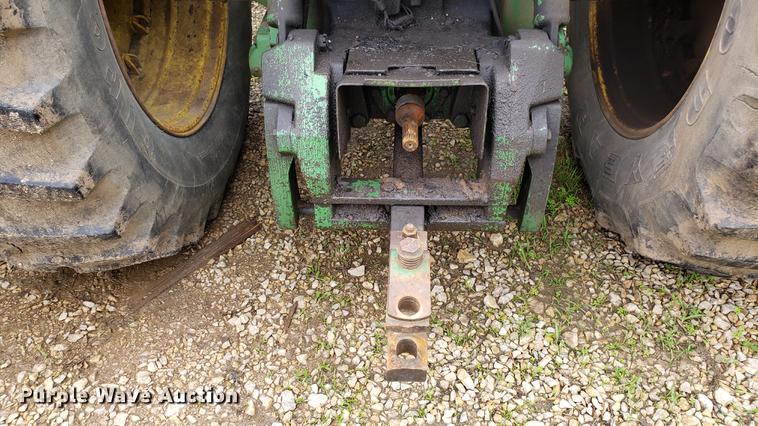 image for item DD4753 1982 John Deere 8650 4WD tractor