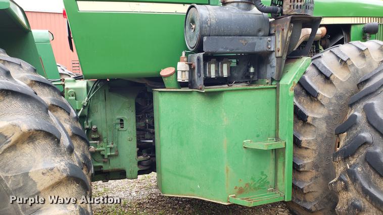 image for item DD4753 1982 John Deere 8650 4WD tractor