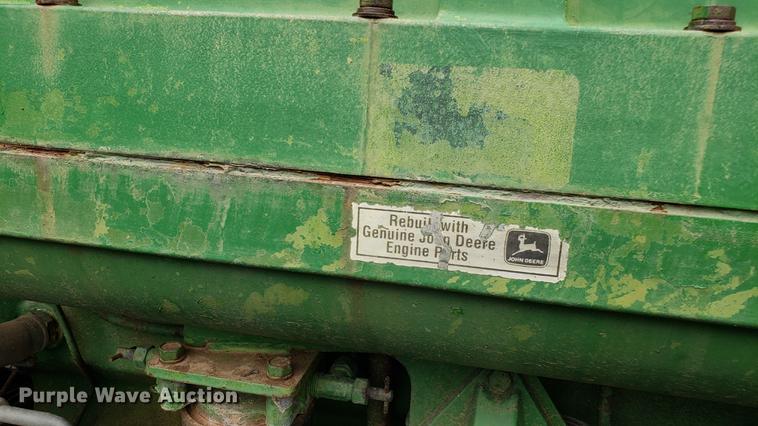 image for item DD4753 1982 John Deere 8650 4WD tractor