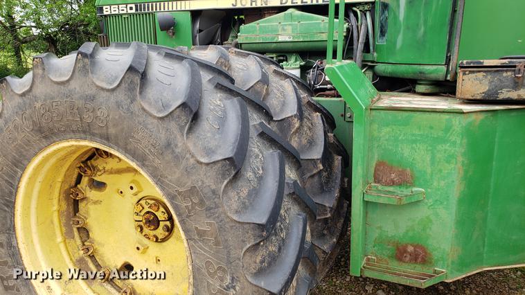 image for item DD4753 1982 John Deere 8650 4WD tractor