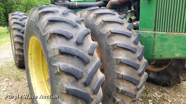 image for item DD4753 1982 John Deere 8650 4WD tractor