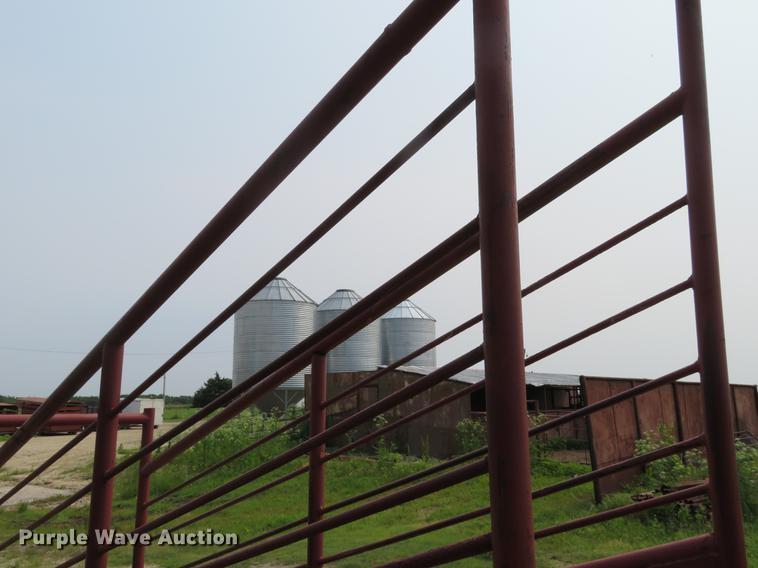 image for item DD7062 Steel livestock loading chute