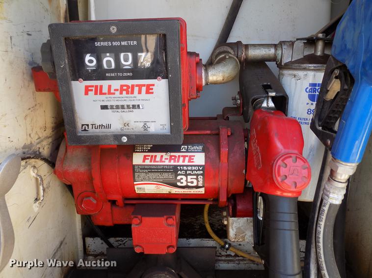 image for item DE1177 2000 Peterbilt 330 service truck