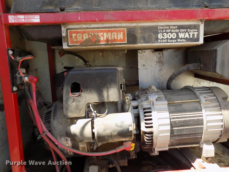 image for item DE1177 2000 Peterbilt 330 service truck