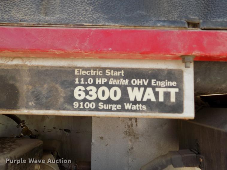 image for item DE1177 2000 Peterbilt 330 service truck