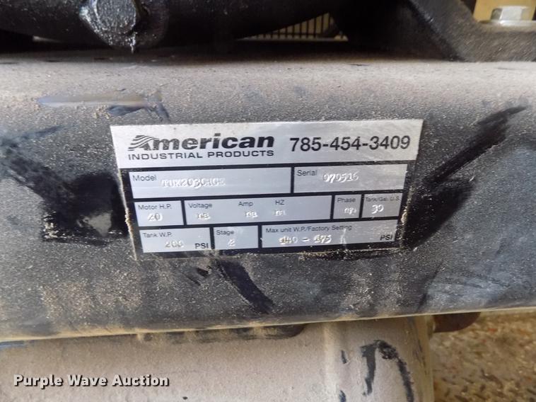 image for item DE1177 2000 Peterbilt 330 service truck