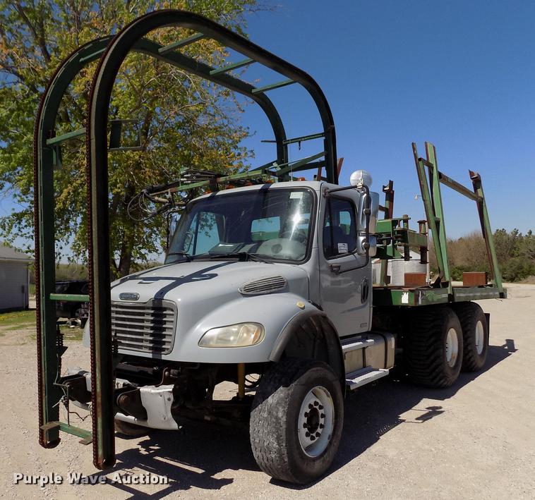 image for item DE1179 2004 Freightliner Business Class M2 hay bale stacker truck