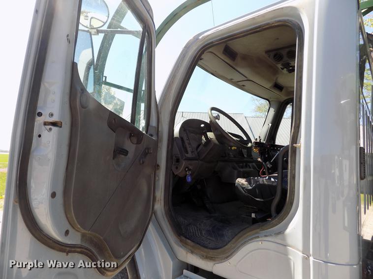 image for item DE1179 2004 Freightliner Business Class M2 hay bale stacker truck