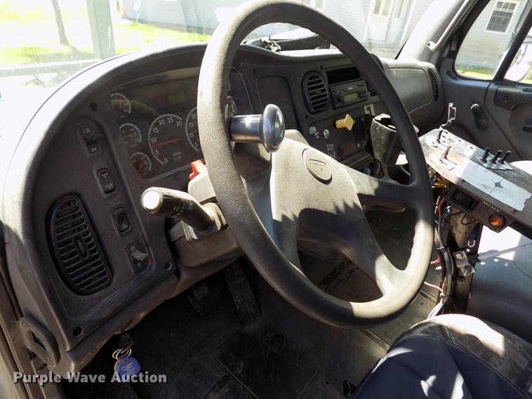 image for item DE1179 2004 Freightliner Business Class M2 hay bale stacker truck