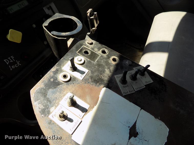 image for item DE1179 2004 Freightliner Business Class M2 hay bale stacker truck