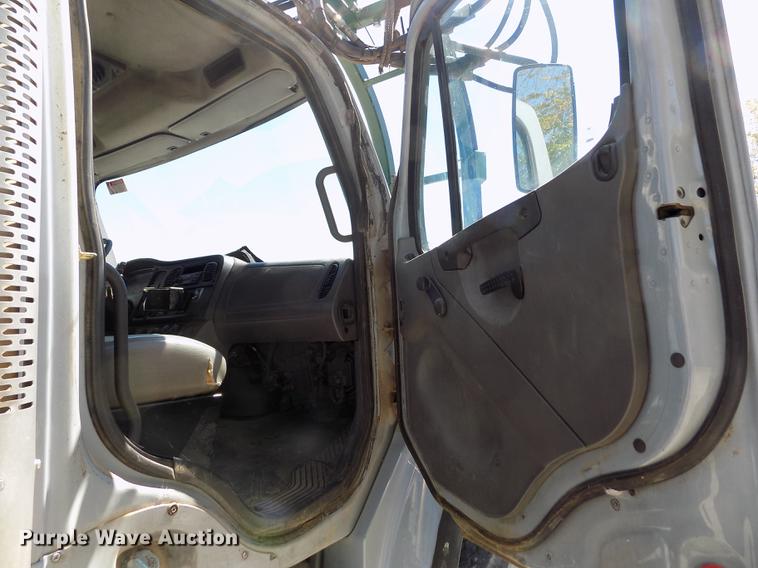 image for item DE1179 2004 Freightliner Business Class M2 hay bale stacker truck