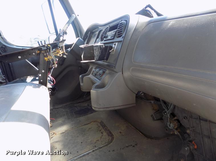 image for item DE1179 2004 Freightliner Business Class M2 hay bale stacker truck