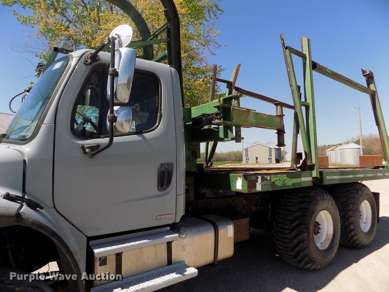 image for item DE1179 2004 Freightliner Business Class M2 hay bale stacker truck