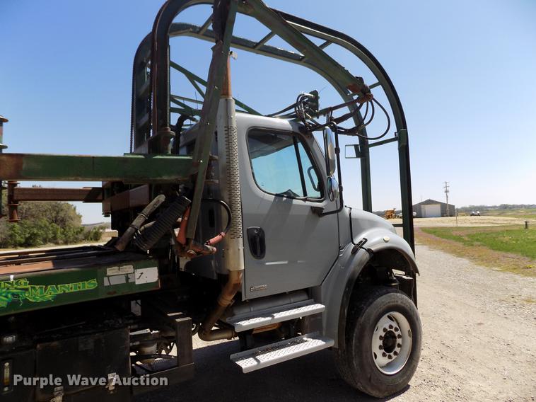 image for item DE1179 2004 Freightliner Business Class M2 hay bale stacker truck