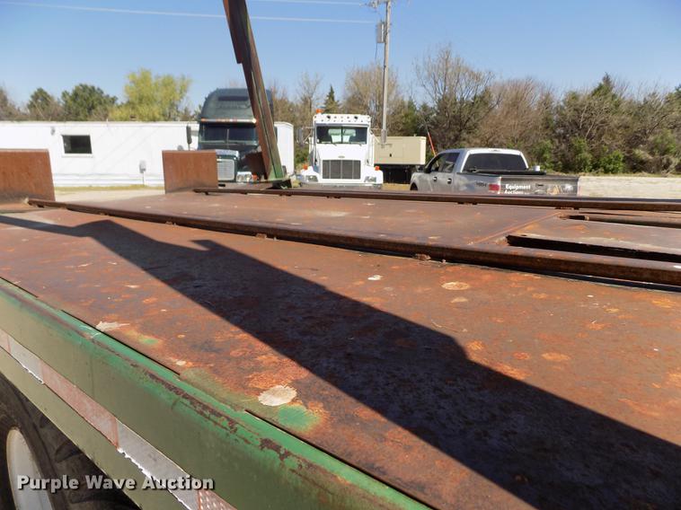 image for item DE1179 2004 Freightliner Business Class M2 hay bale stacker truck