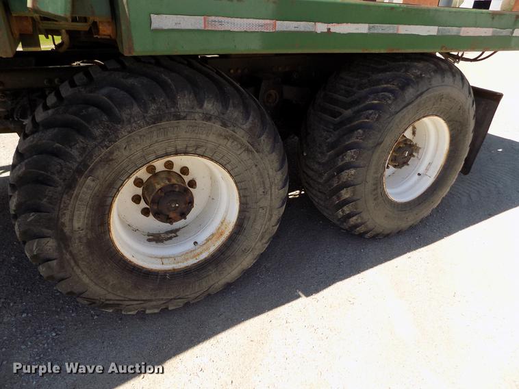 image for item DE1179 2004 Freightliner Business Class M2 hay bale stacker truck