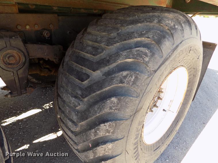 image for item DE1179 2004 Freightliner Business Class M2 hay bale stacker truck