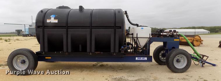 image for item DE1191 Duo Lift fertilizer delivery trailer
