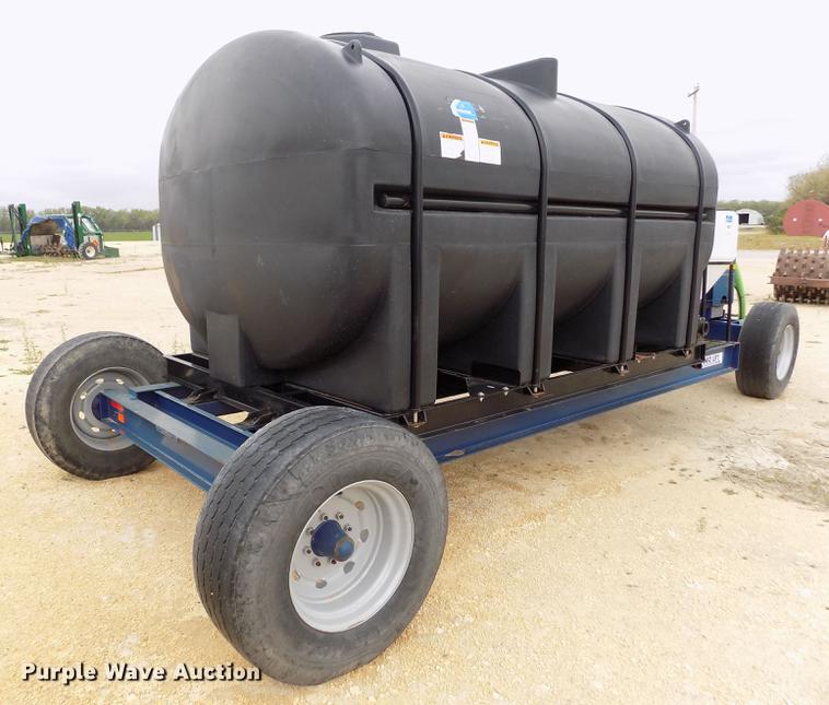 image for item DE1191 Duo Lift fertilizer delivery trailer